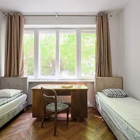 Urban Nest Group - Wilcza 69 *