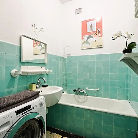 Urban Nest Group - Wilcza 69