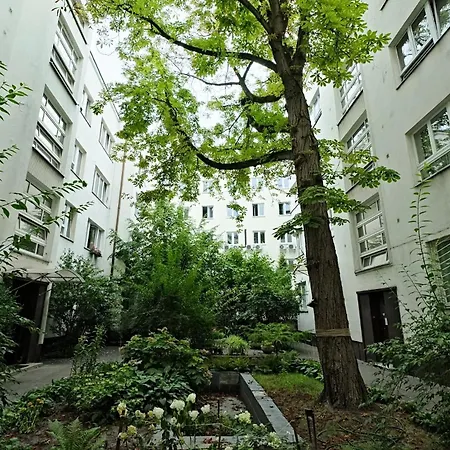 Urban Nest Group - Wilcza 69 Varsovie