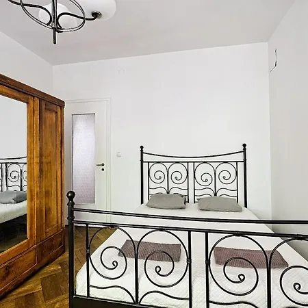 Apartment Urban Nest Group - Wilcza 69